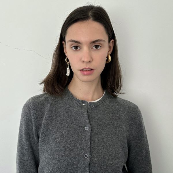 «За кадром»: я выбрала оттенок румян по тону мочки уха