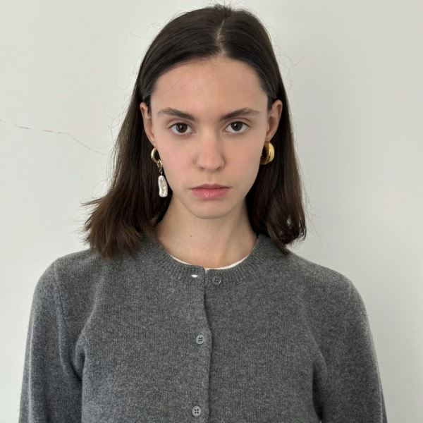 «За кадром»: я выбрала оттенок румян по тону мочки уха