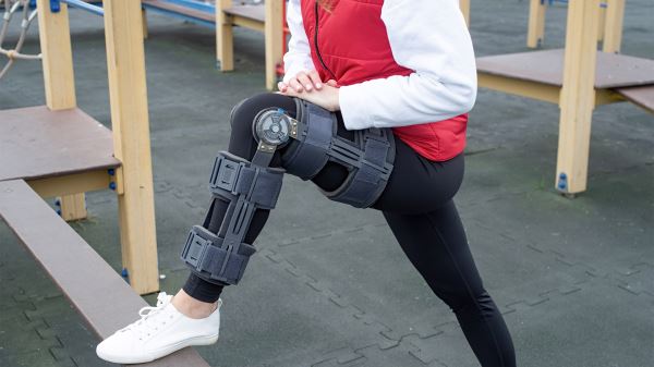 Как восстановиться после операции на колене: советы врача