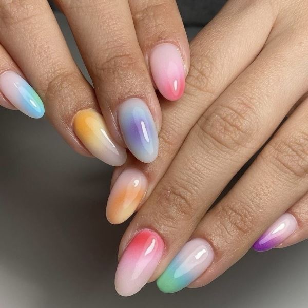 10 трендовых идей маникюра на последний звонок