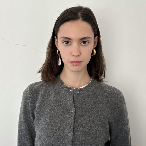 «За кадром»: я выбрала оттенок румян по тону мочки уха