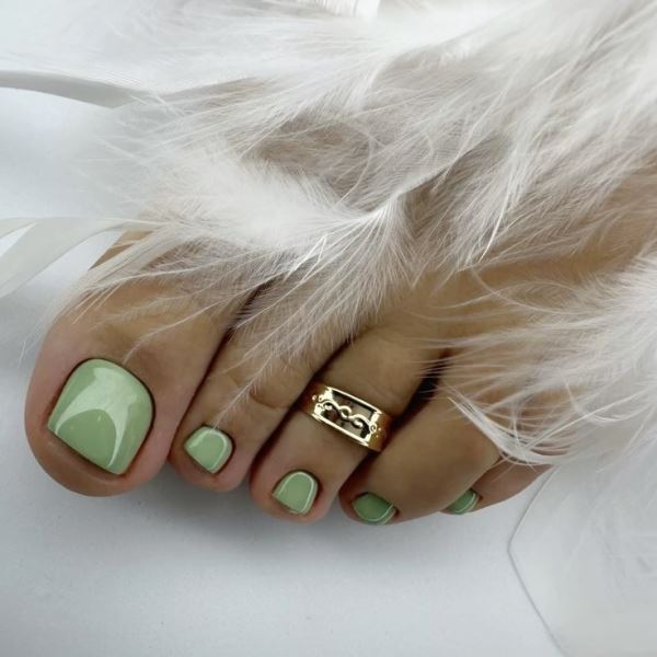 10 оттенков педикюра, которые будут в тренде этой осенью