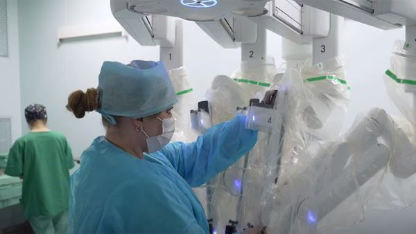 В этом году в столичных онкоцентрах провели 2 тыс. роботизированных операций
