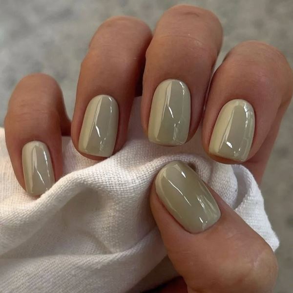 10 трендовых идей маникюра на короткие ногти