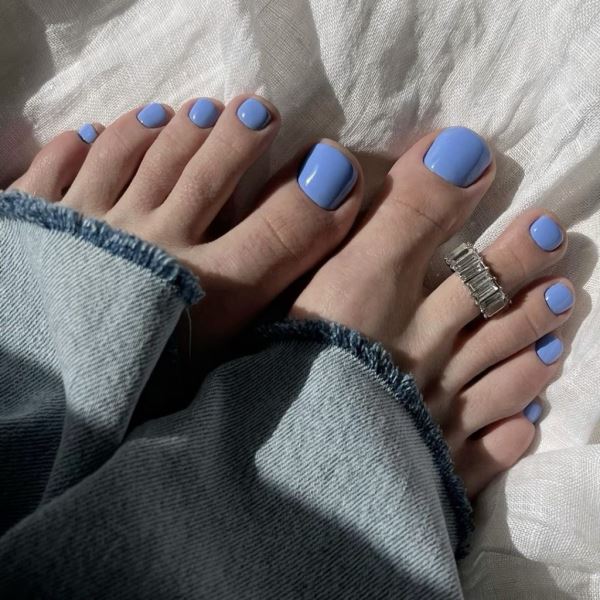 10 оттенков педикюра, которые будут в тренде этой осенью