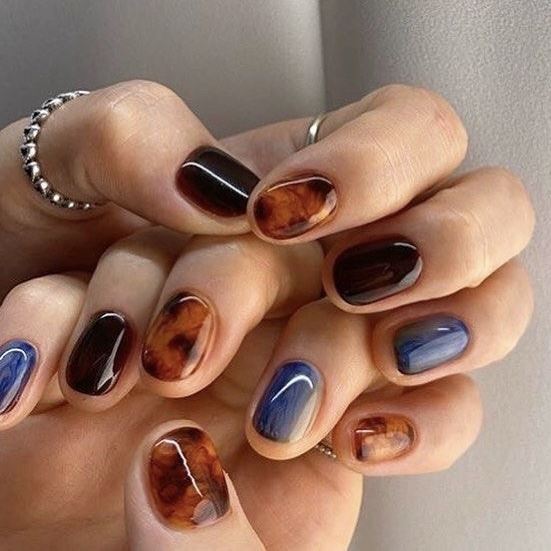 10 трендовых идей маникюра на короткие ногти