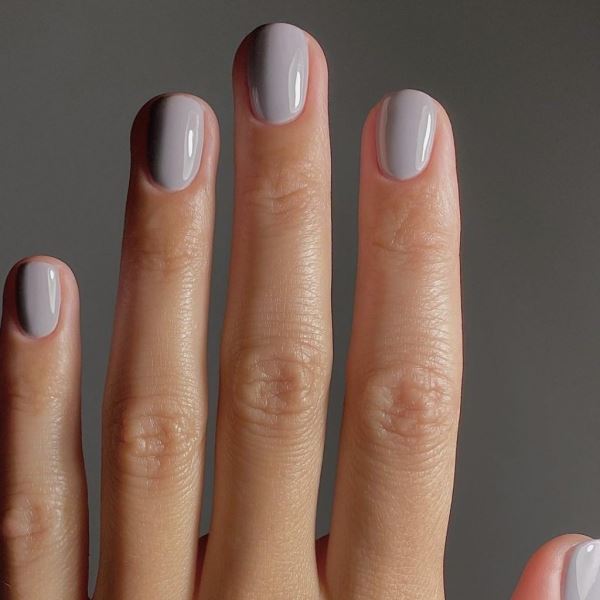 Самые трендовые оттенки маникюра на осень 2025
