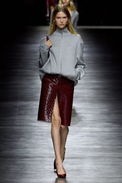 С чем сочетать самый модный в этом сезоне оттенок бургунди? Вот 5 цветов, которые круто его дополнят