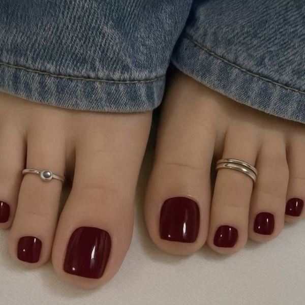10 оттенков педикюра, которые будут в тренде этой осенью