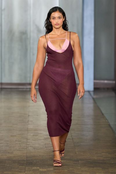 С чем сочетать самый модный в этом сезоне оттенок бургунди? Вот 5 цветов, которые круто его дополнят