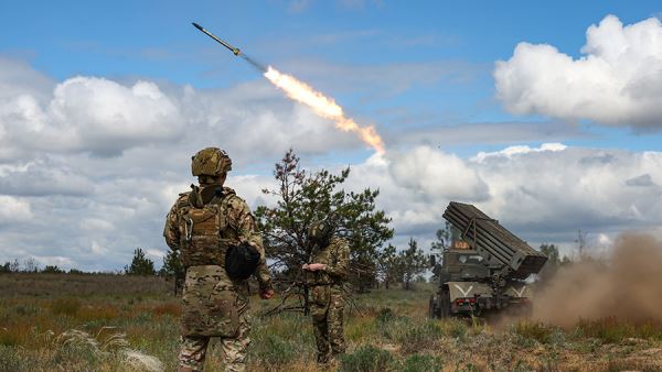 В Минобороны сообщили о продолжении уничтожения окруженной группировки ВСУ в ДНР